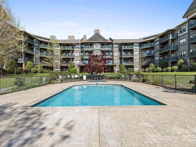 Building Photo - 9 Kenilworth Knls Unit 227