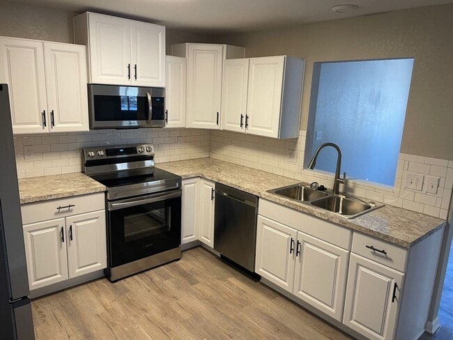 4944 W 8th Street Rd