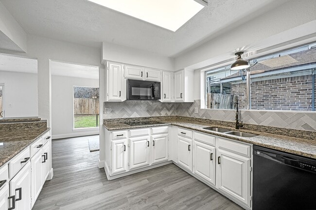 Photo - 7115 Foxway Ln