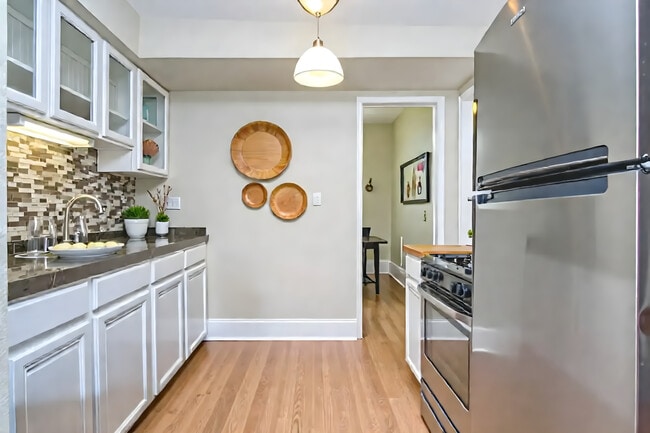 Photo - 1209 Pine St Unit 1209 Pine Apt #2