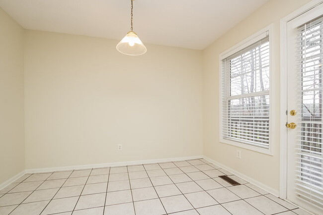 Photo - 19 Eagle Point Ct