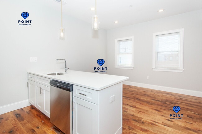 Photo - 128 Bremen St Unit 1