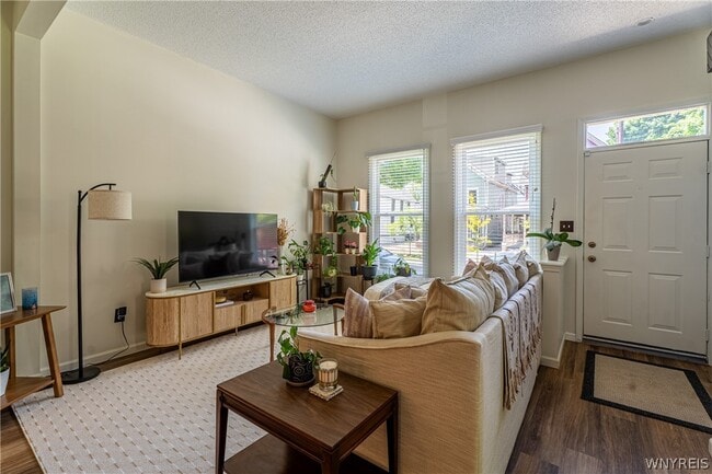 Photo - 75 Mariner St
