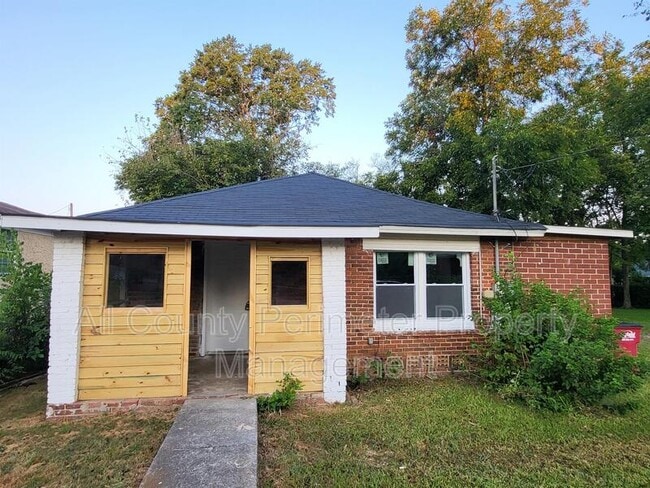 Building Photo - 2177 Adams Ave