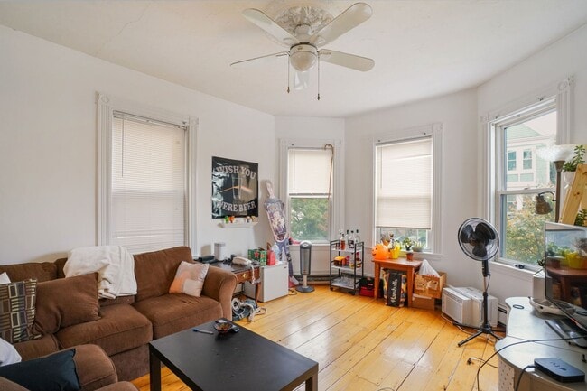 Building Photo - 68 Calumet St Unit 2 Rental