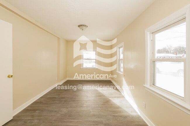 Photo - 321 Rexford St