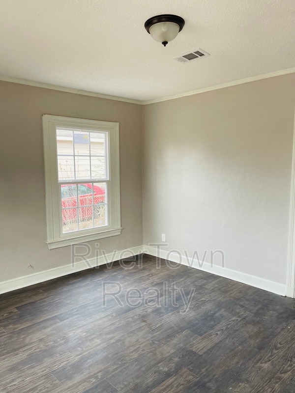 Photo - 2346 Poe Ave