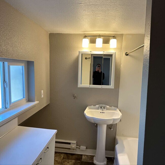 Photo - J Street Apartments