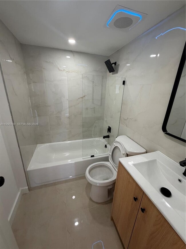 Photo - 1820 W 53rd St Unit 201