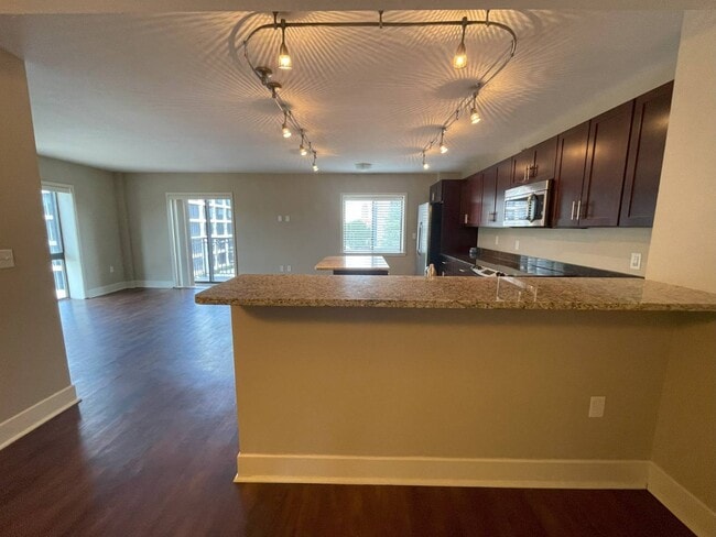 Building Photo - 4700 Roanoke Pkwy Rental