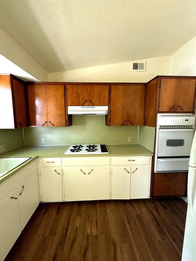 Photo - 603 Flournoy Dr Unit B