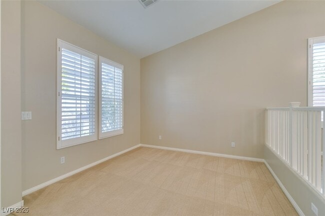 Photo - 25 Precipice Ct