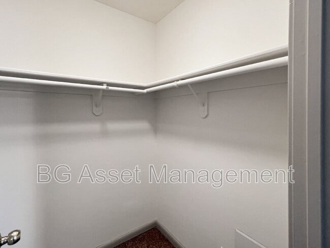 Photo - 1459 MacArthur Blvd Unit 25