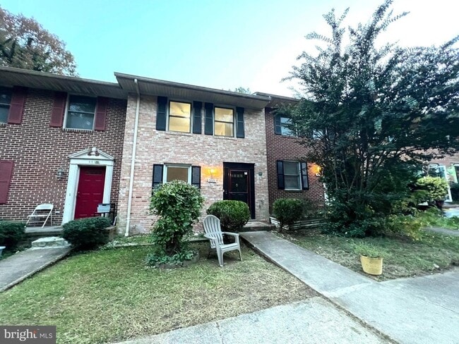 Building Photo - 255 Farrell Ln
