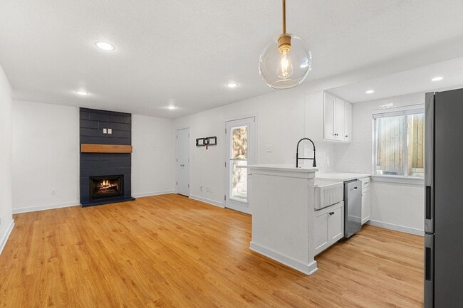 Building Photo - 3601 Menchaca Rd Unit 110