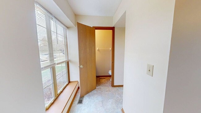 Photo - 5917 Shadow Lake Cir