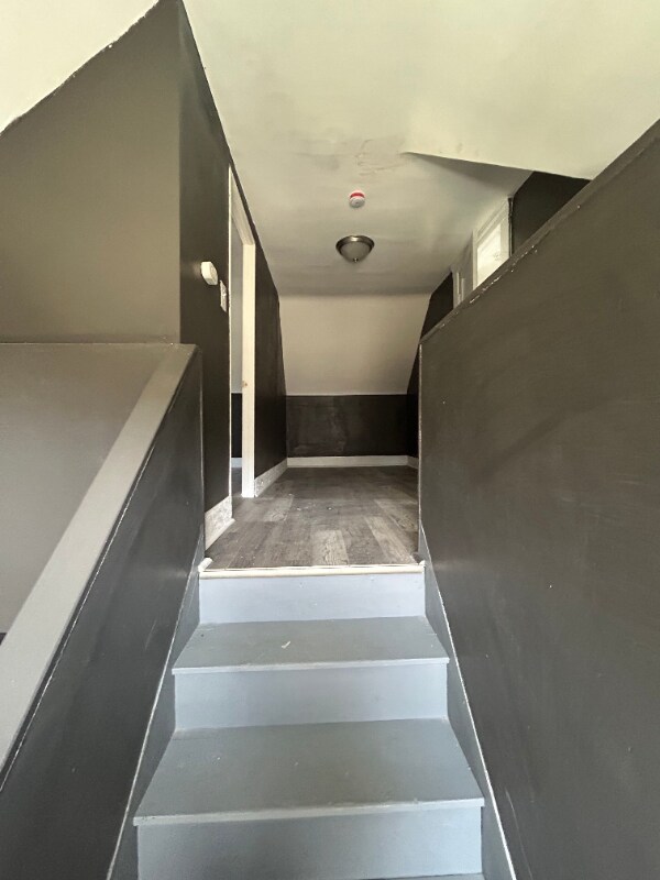 Photo - 1210 E 84th St