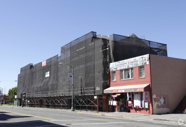 Photo - Drasnin Manor