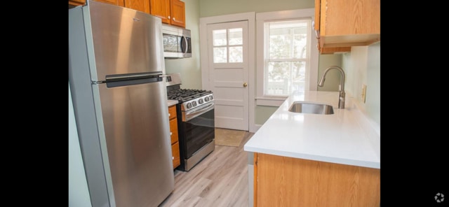 Building Photo - 5 Oak St Unit 5B Oak Rental