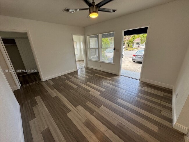 Building Photo - 1025 NW 7th Ave Unit A