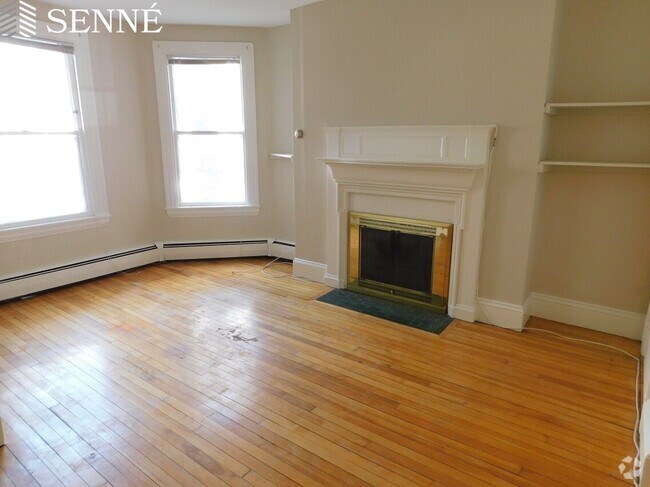 Building Photo - 2 Arlington St Unit 11 Rental