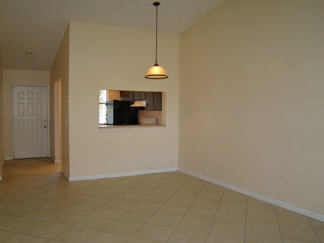 Photo - !!!= ACT FAST ==THE PRICE WILL NOT LAST =!!! Same Day Approvals - Quick Move Unit 11569-A2 - Westmount