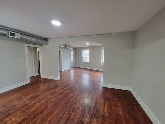 Photo - Kingshighway &amp; Lansdowne Apts. Unit 4419 2nd Flr