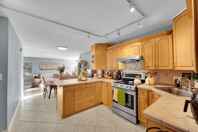 Photo - 261 Wimbledon Lakes Dr