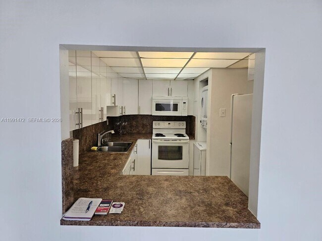 Photo - 10090 NW 80th Ct Unidad 1350