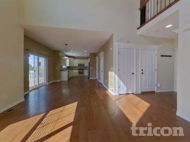 Photo - 305 Calhoun Cir