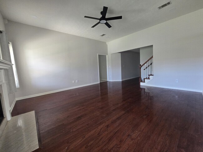 Photo - 1883 Portway Rd