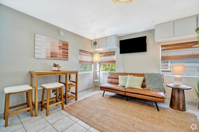 Building Photo - 483 E Shore Dr Rental