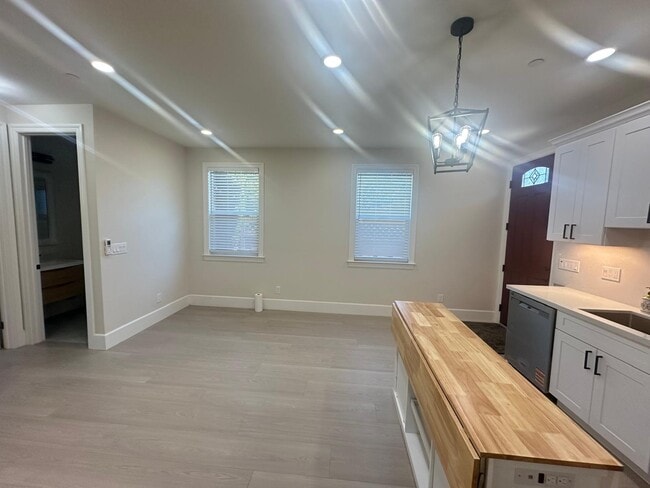 Photo - 1307 Lillian Ave