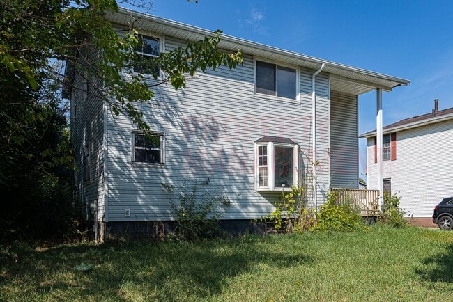 Photo - 5 bd, 2 ba, 1,548 Sq. Ft.