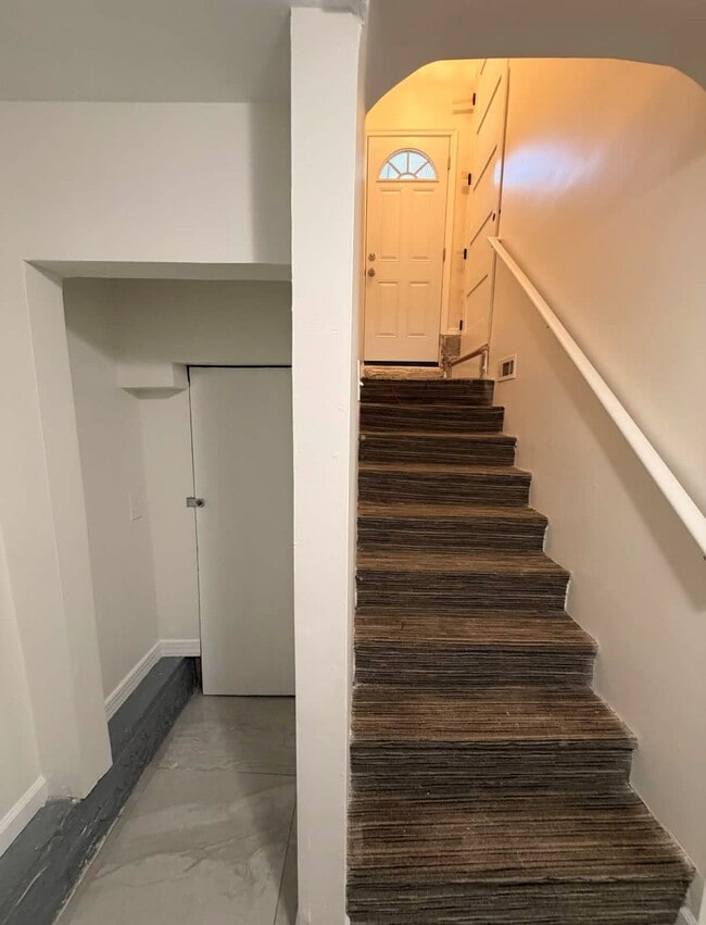 Photo - 2012 Henry Rd