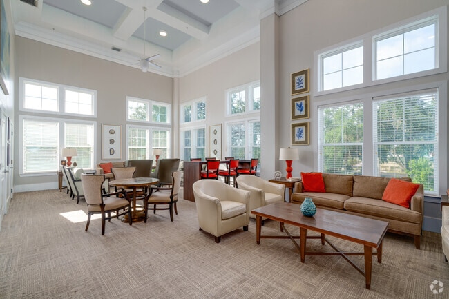 Community Room - The San Juan Senior Living