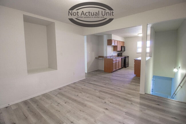 Photo - 1013 W Ash St