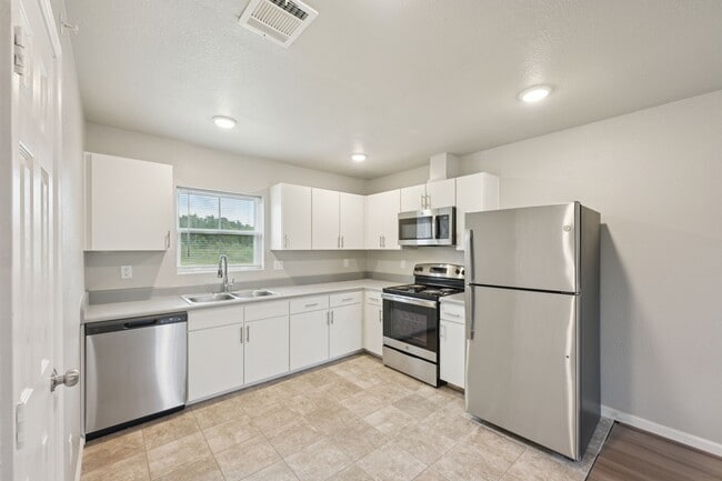Building Photo - 274 Plez Morgan Unit B