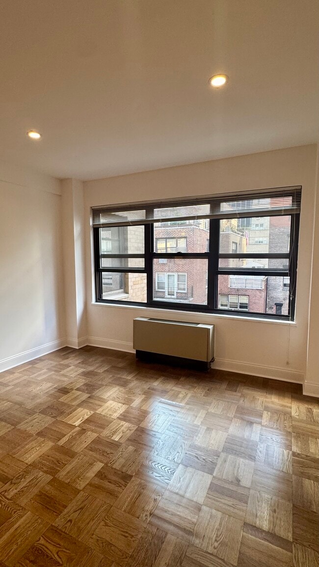 Photo - 140 E 56th St Unit 12M