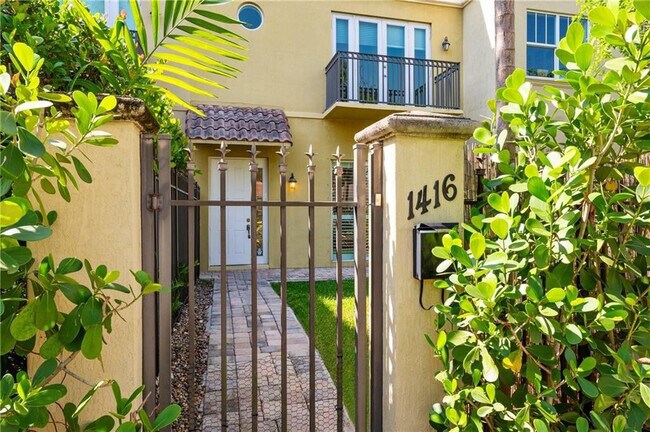 Photo - 1416 NE 4th Ct