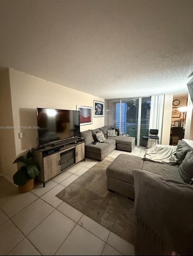 Photo - 9441 Live Oak Pl Unit 209