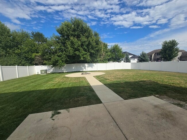 10091 Pearwood Dr