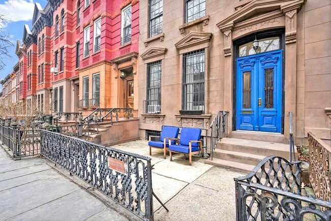 Building Photo - 383 5th St Unit 3