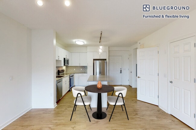 Photo - 3 Chrysler Rd Unidad FL4-ID3007A