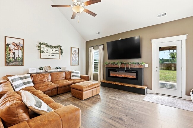 Photo - 409 Gooseneck Ln