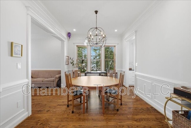 Photo - 7010 Girard St