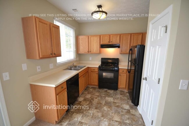 Photo - 230 W Oaks Pl