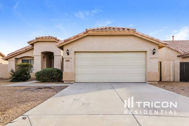 Building Photo - 10853 W Sands Dr