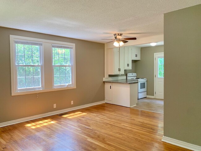 Photo - Great Location with Easy Access to Fort Campbell & Downtown