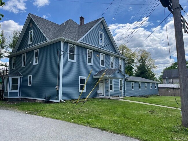 Building Photo - 1256 North Ave Unit 5 Rental